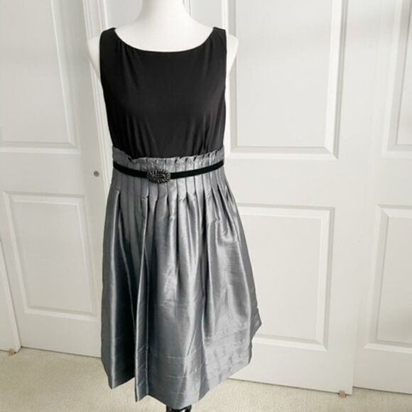 Jessica Simpson Black Silver Sleeveless Pleated Dress with Belt Tulle Size 12 - Picture 1 of 5